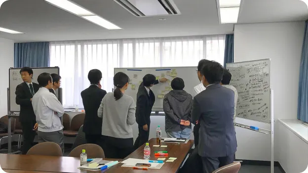 デジタル技術導入事例の視察の様子